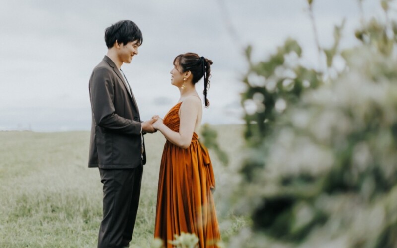 テラコッタカラードレス