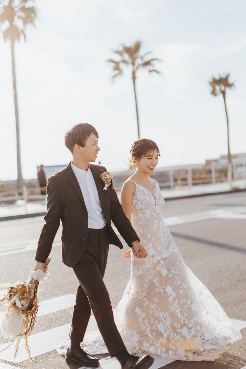 歩いて海岸へ出発