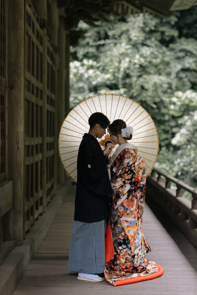 妙本寺で色打掛へ