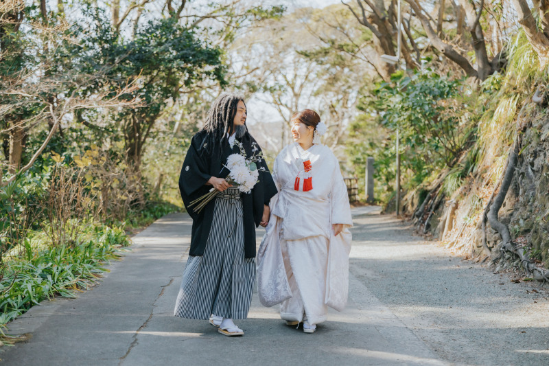 緑に包まれた1月の妙本寺