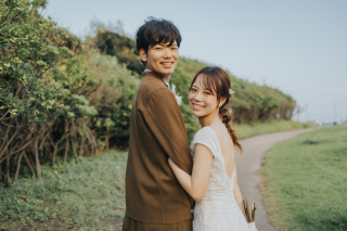 【先着3組限定】1万円OFFで叶う、憧れの海＆緑フォトウェディング　｜8月までの夏キャンぺーン