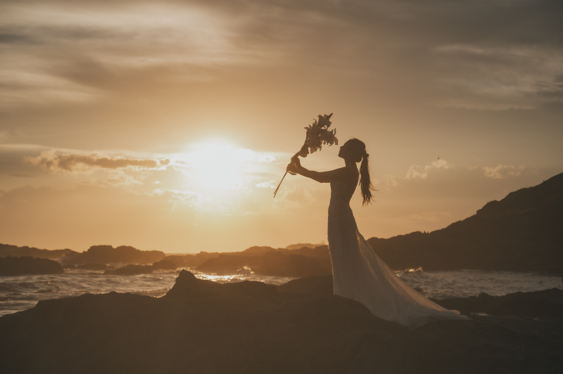 《陽が沈む、その少し前。》 夕方撮影で残す、光と空気まで美しいフォトウェディング|秋色に染まる城ヶ島