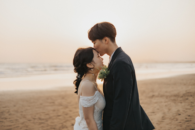 《夕方の浜辺でロケーション撮影》サンセットやエモーショナルな雰囲気【片瀬江ノ島海岸周辺】