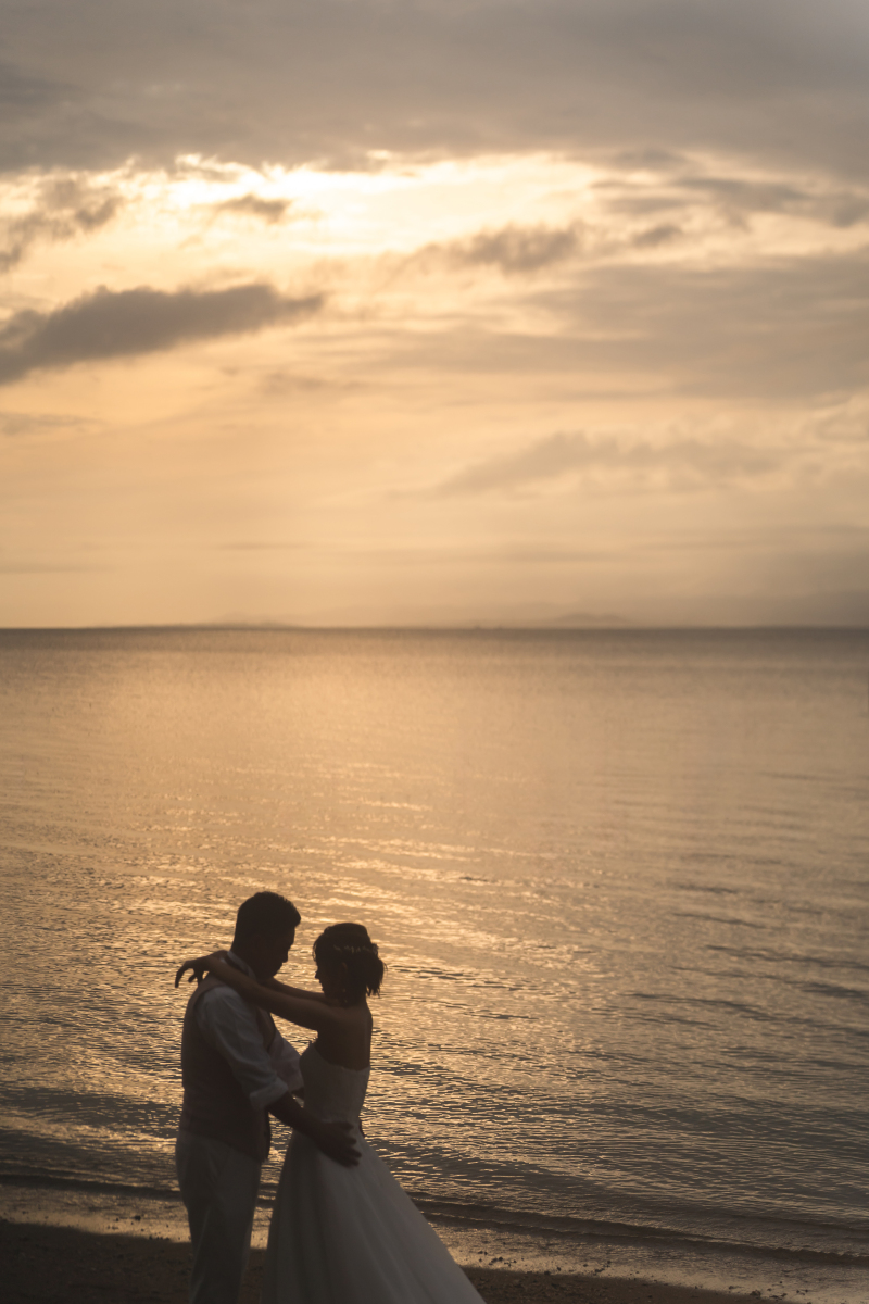 夕日をバックにシルエット・・・・