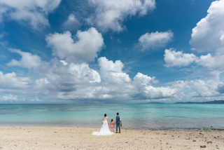 ファミリーフォトでビーチを満喫☆！