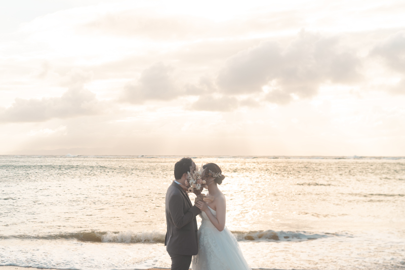 ブーケでお顔隠しショット☆