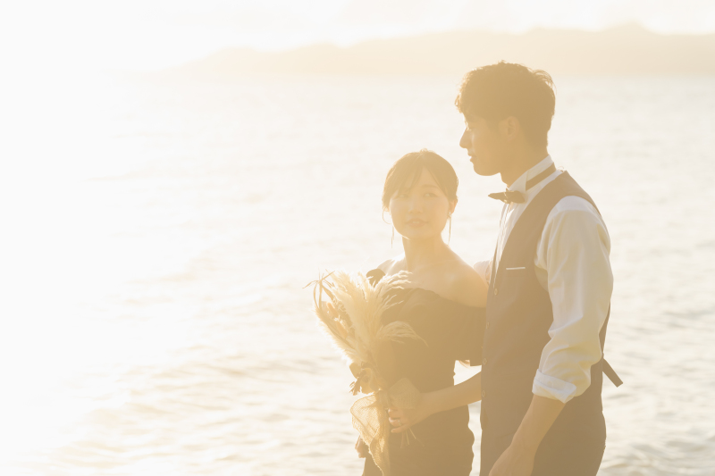 優しい光がビーチでお出迎え!