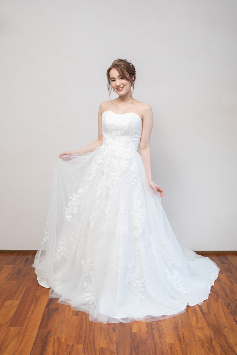 マタニティでも安心のシンプルドレスも豊富☆