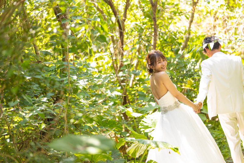 【ウェディングドレス&カラードレス】2ロケーション☆衣裳追加料金無料+ヘアメイク+100カット込