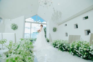 【12月中お申込限定】ドレス1着追加無料☆海のみえるチャペル&ビーチ&グリーンフォト☆ヘアメイク+全データお渡しコミコミ