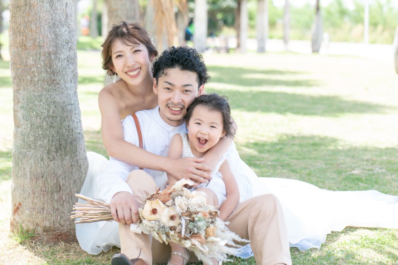 【ベビーシッター込み】ファミリービーチフォト☆衣装+ヘアメイク*100カット込み