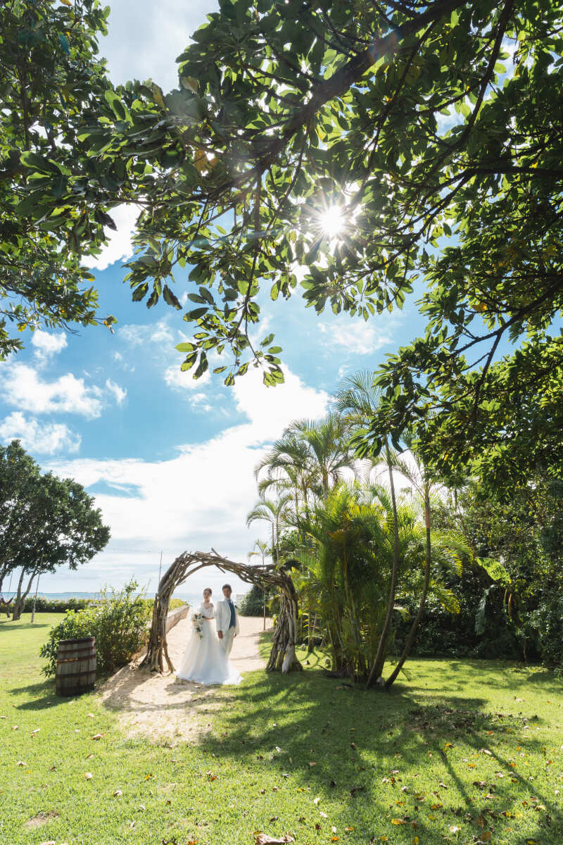 【12月中お申込限定】ドレス1着追加無料☆海のみえるチャペル＆ビーチ＆グリーンフォト☆ヘアメイク+全データお渡しコミコミ