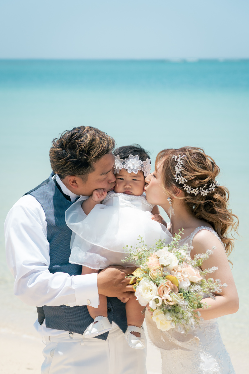 【ベビーシッター込み】ファミリービーチフォト☆衣装+ヘアメイク*100カット込み