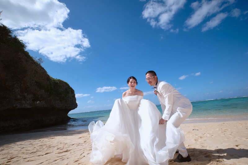 【ビーチ&サンセットフォトプラン】衣裳フリーチョイス+ヘアメイク+100カット保障!