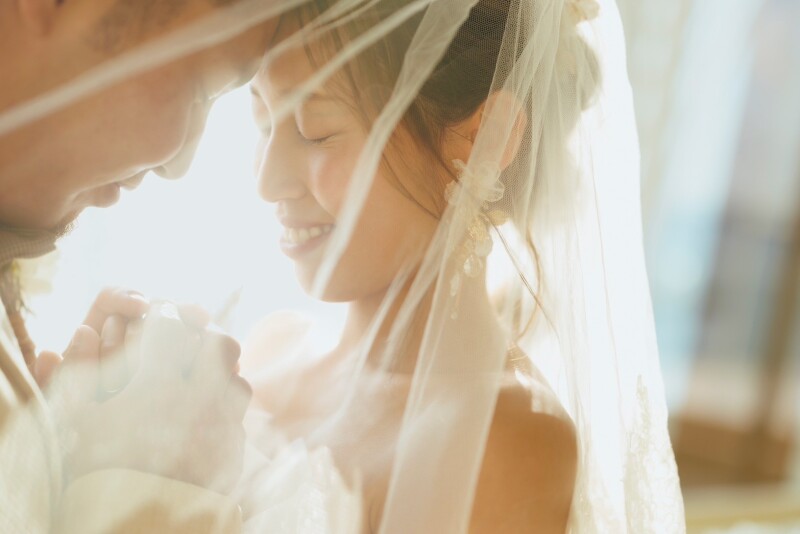 【沖縄本島エリア】期間限定・特別価格！海見えクリスタルチャペル＆ビーチ撮影全データ納品｜ドレス2着コミ〈カラードレス選択可〉