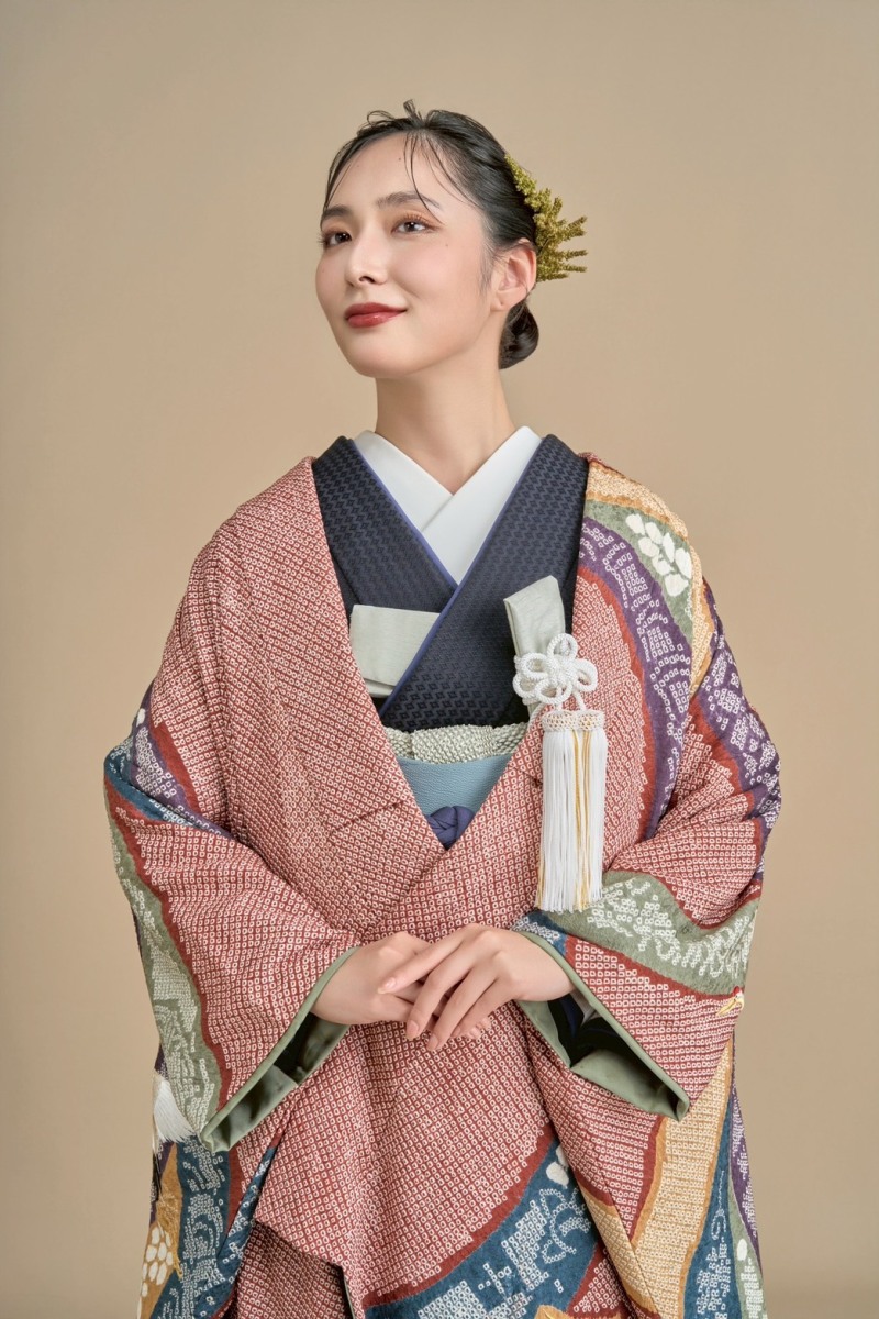 熨斗目飛翔鶴（のしめひしょうかく）