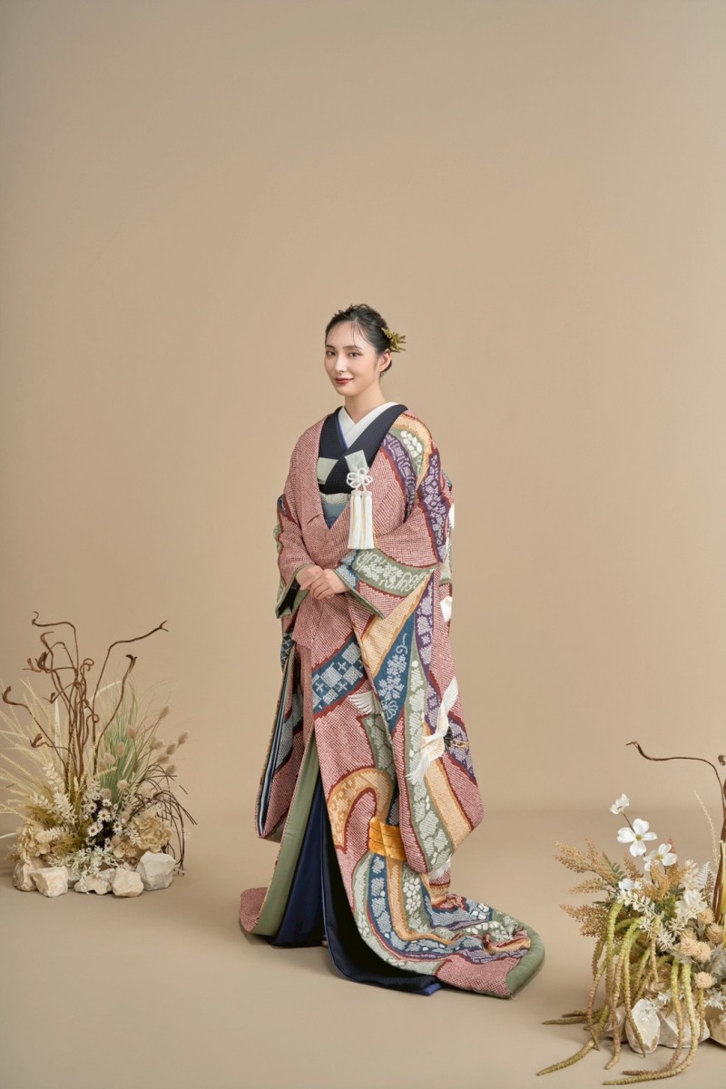 熨斗目飛翔鶴（のしめひしょうかく）