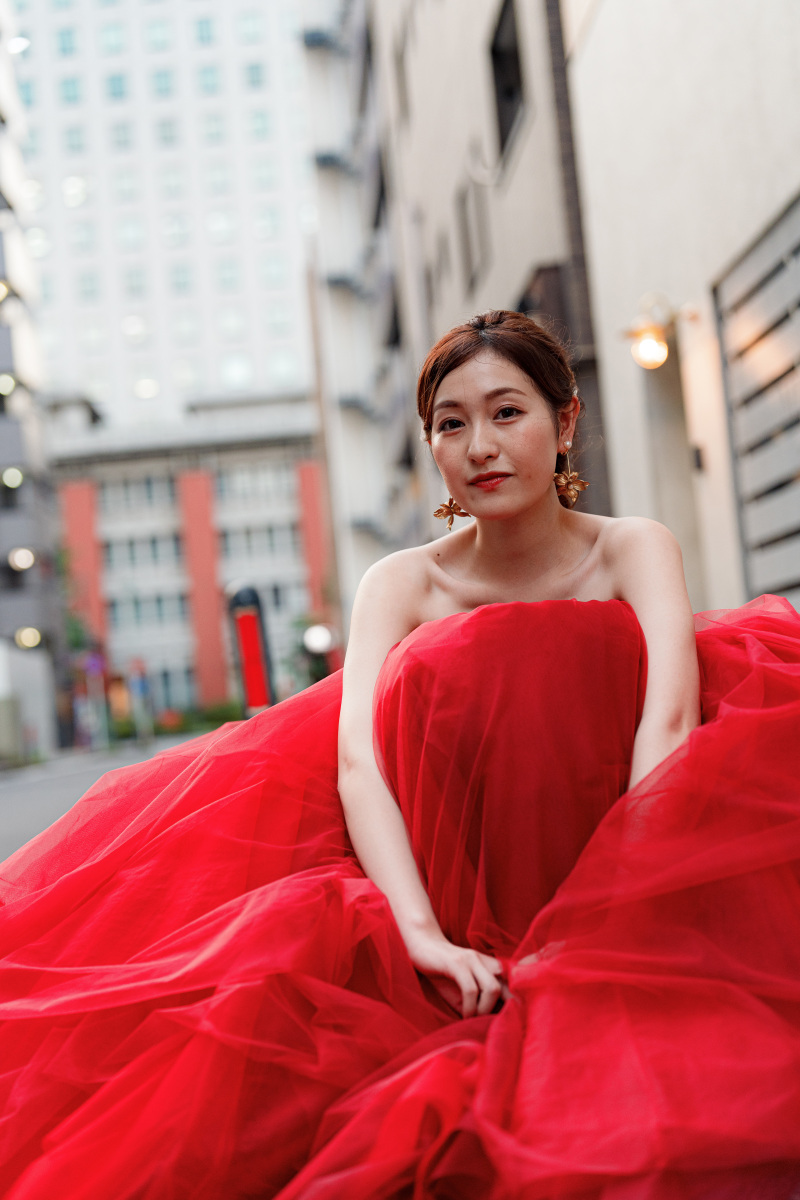 ご新婦様はワインレッドのカラードレス