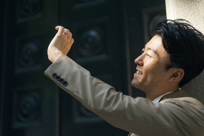 見つめる先は・・・