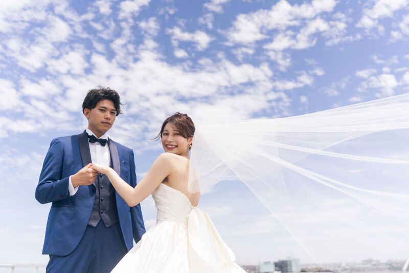 青空の下でのベールショット