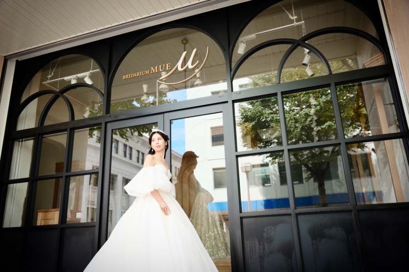 BRIDARIUM MUE横浜(ブライダリウム ミュー横浜)_衣装の試着ができる