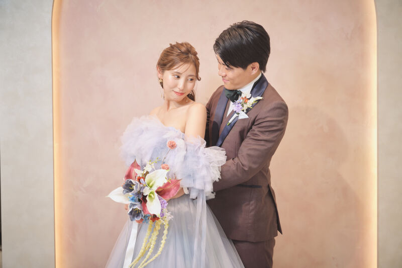 ドレスショップ店内で撮るウエディングフォト《ドレス2着、タキシード1着付》