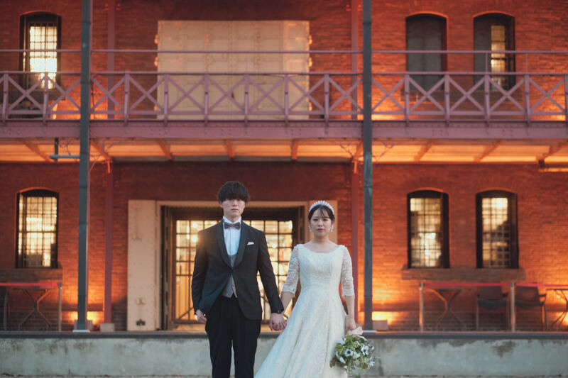 横浜赤レンガ倉庫プラン|重厚感のある歴史的建物赤レンガ倉庫での新婦1着、新郎1着プラン