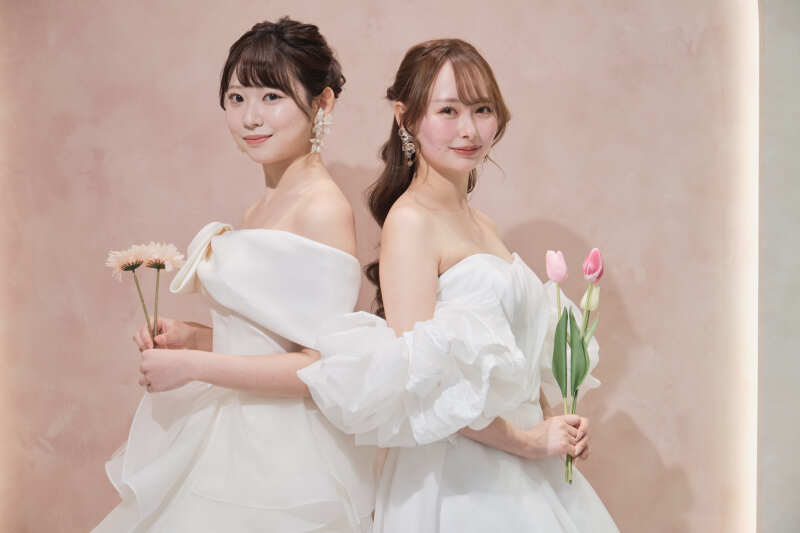【ご友人フォト】フォトジェニックな空間で撮影するドレスショップ店内フォト