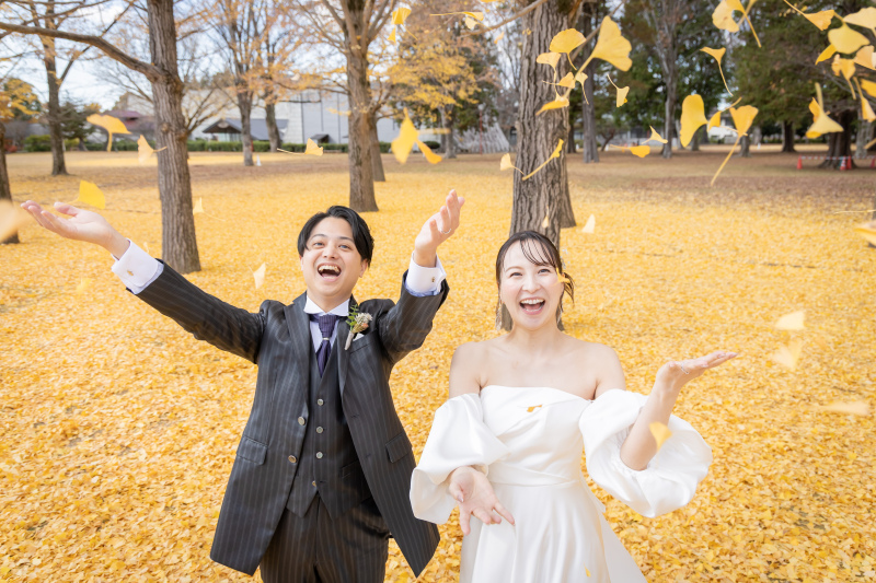 秋を舞い上げて