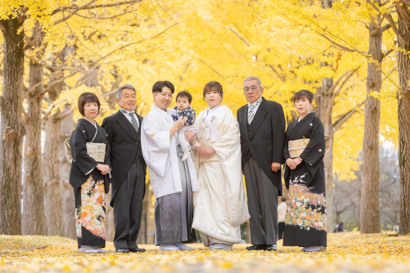 ご親族とともに記念撮影