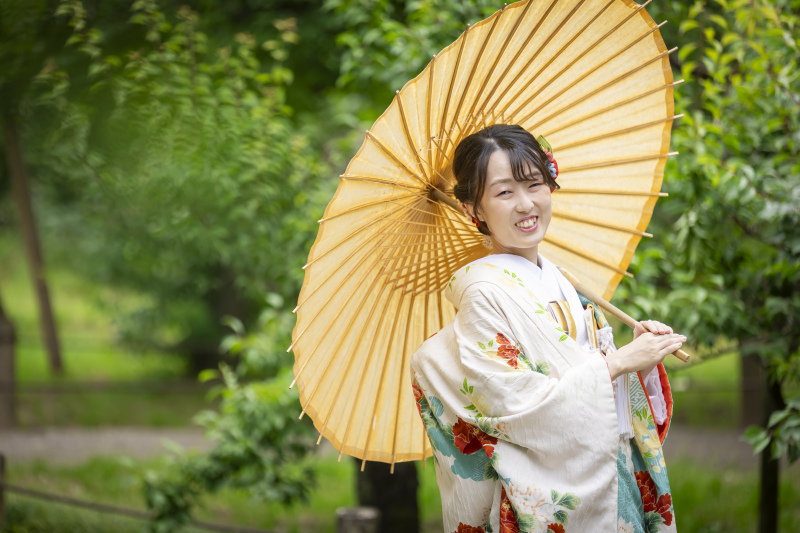 新緑に包まれた笑顔の新婦様