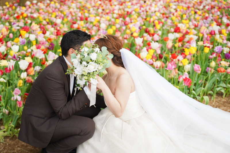 ブーケでお顔隠しショット