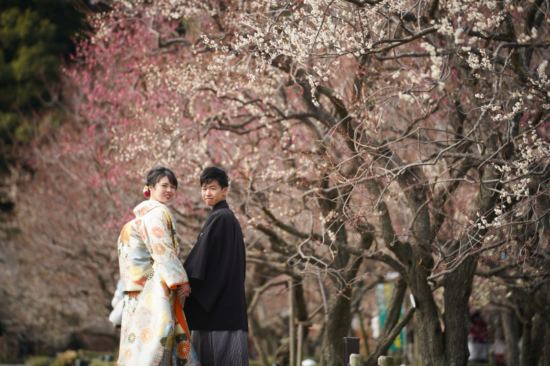 偕楽園の梅に囲まれて。