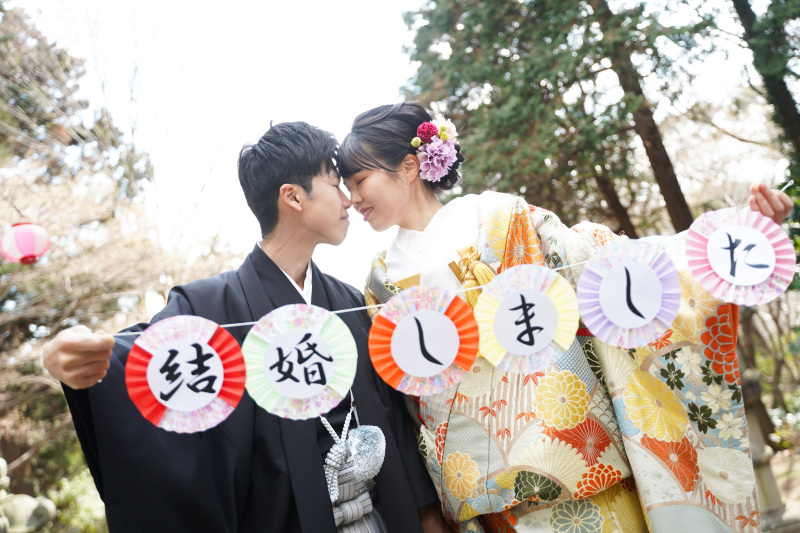 結婚しました!おでここつんで可愛らしく