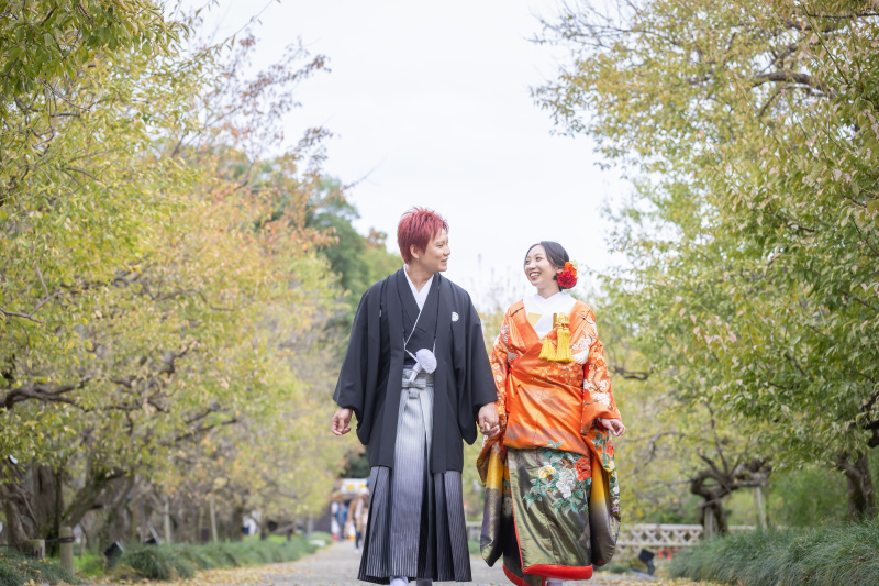 色づき始める和の散歩