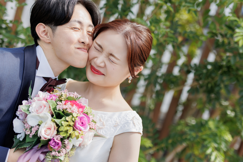 顔を寄せて幸せショット