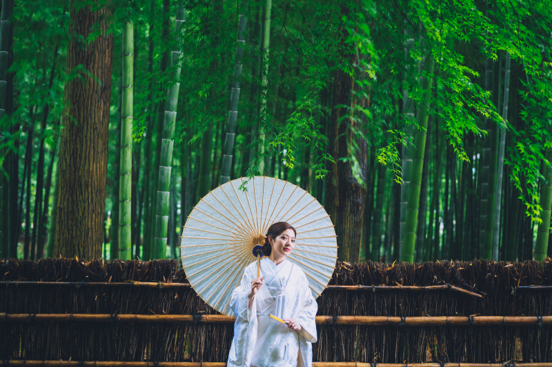 和を連想させる竹林での撮影も◎