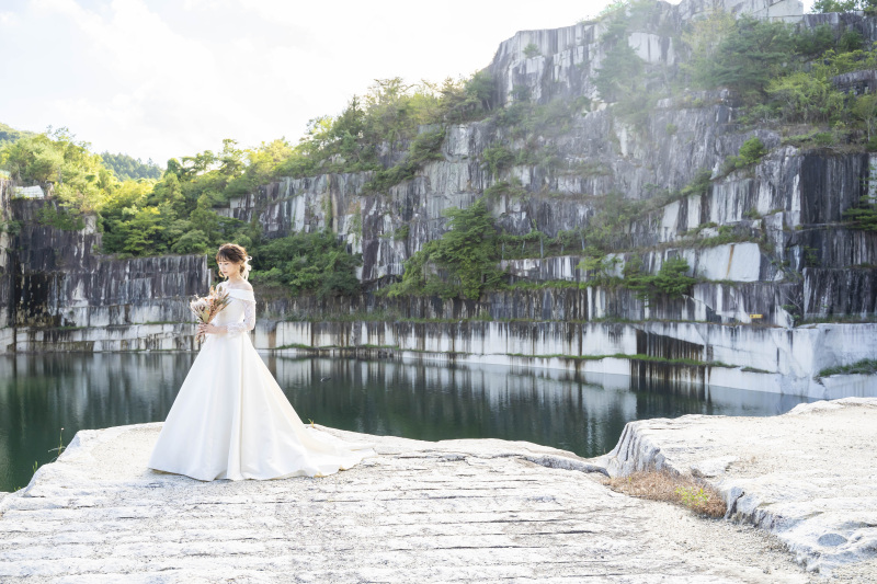 【秋限定】人気衣装×澄んだ秋空の下で叶える、ふたりのウェディング:洋装1着ロケーション撮影♪修正データ付☆