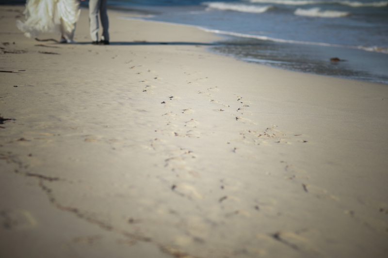 砂浜に広がるみんなの足元