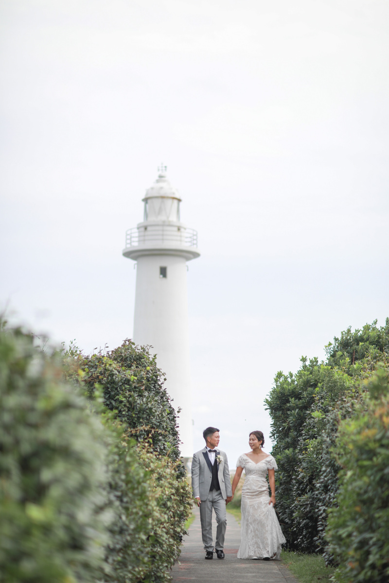 ふたり仲良く手を繋いで