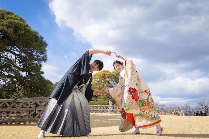 青空の下でハートを描いて