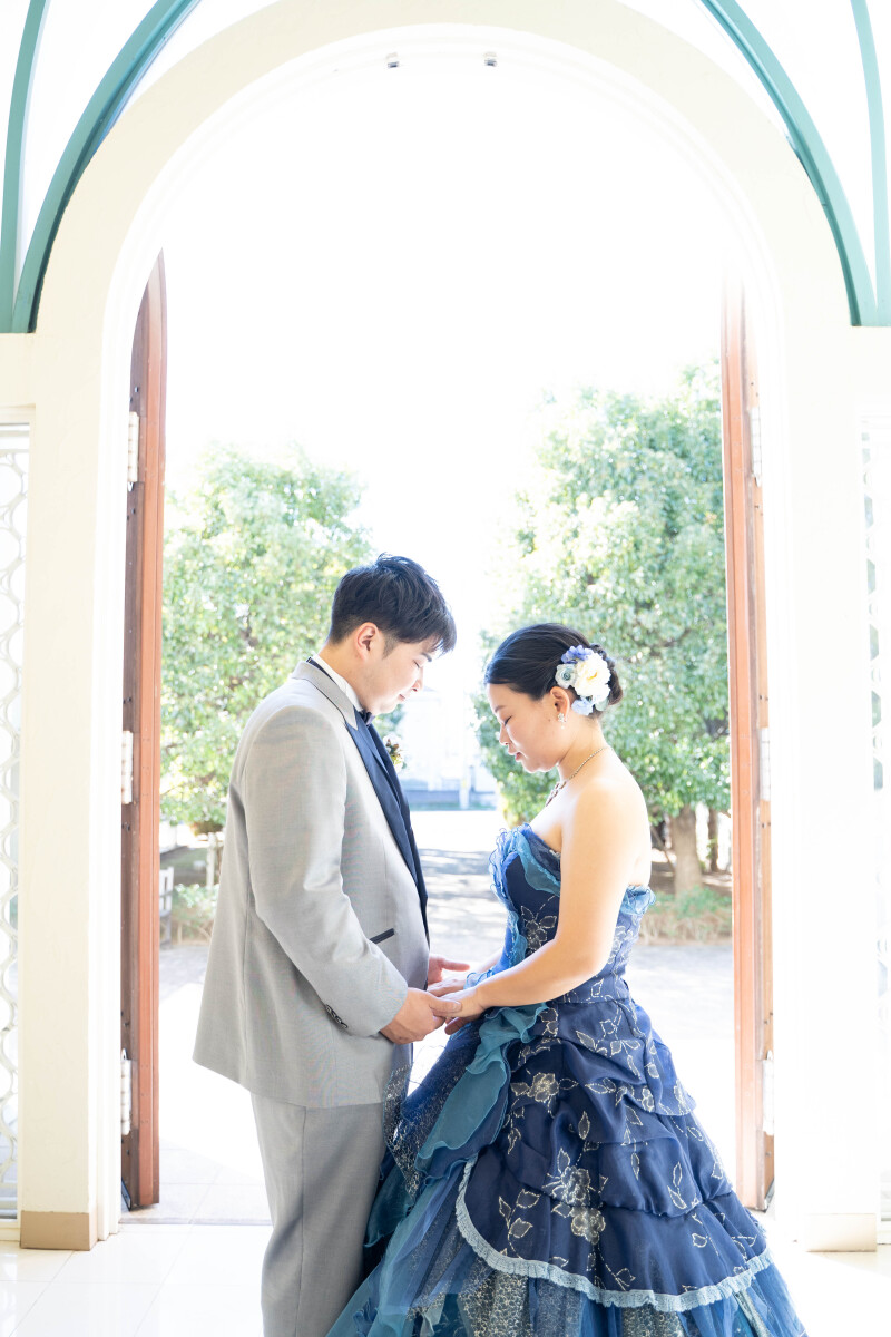 光に照らされる二人