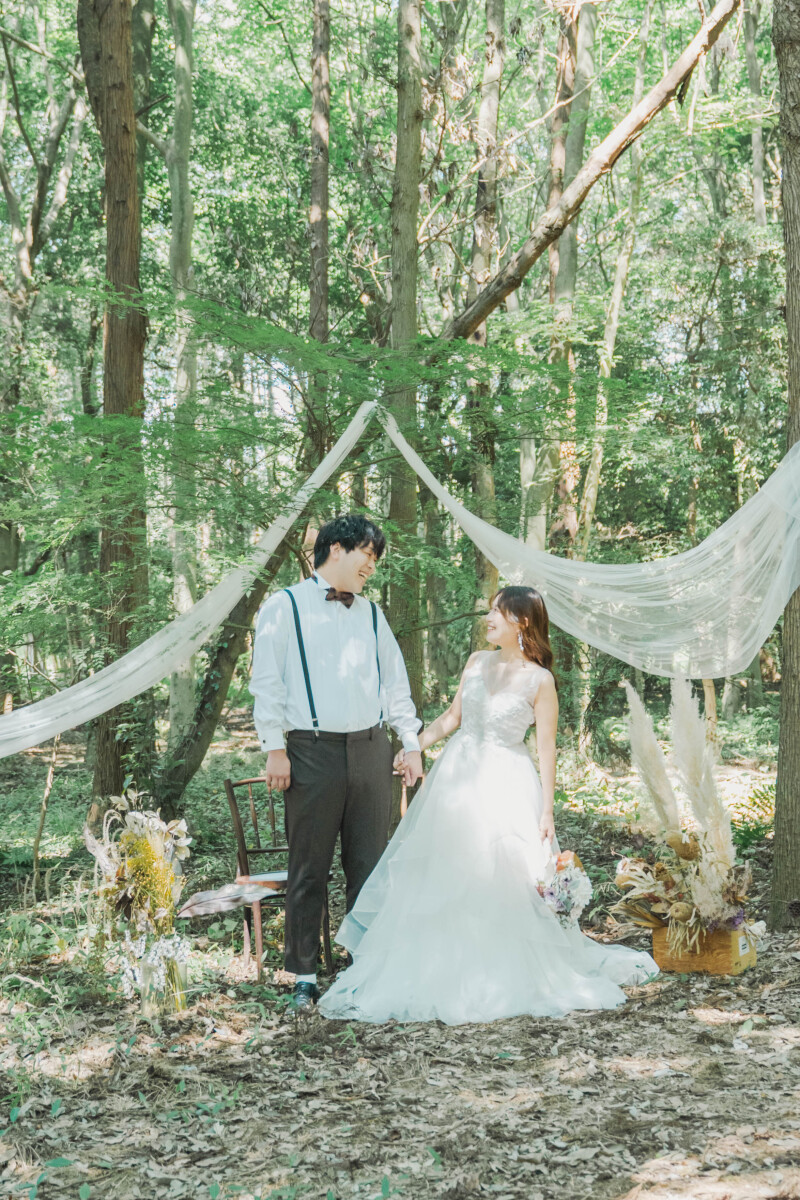 木漏れ日に包まれるふたり