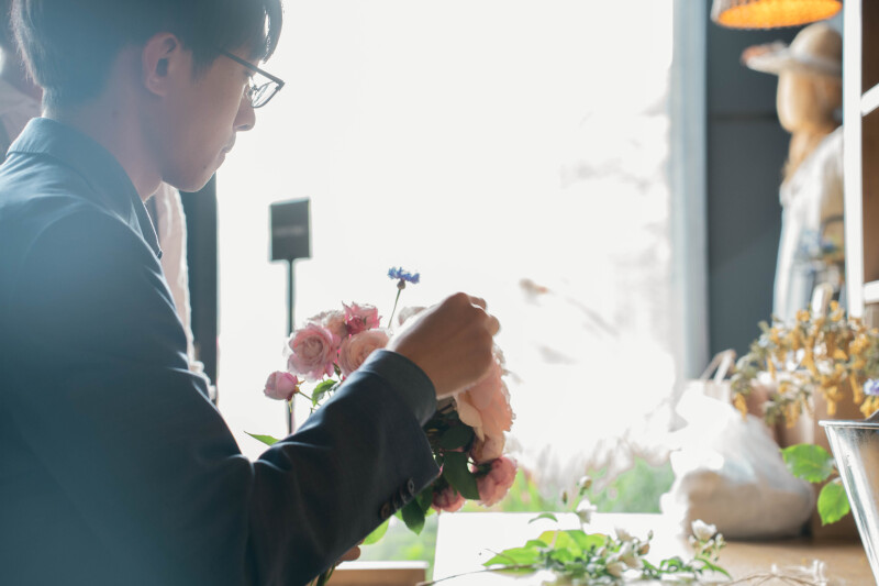 想いを込めたブーケ作り