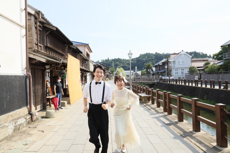 ラストは笑顔で駆けるおふたり♪