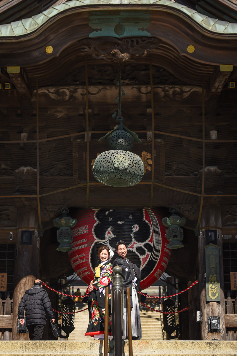 伝統と笑顔が輝く 成田新勝寺での和装ロケーション