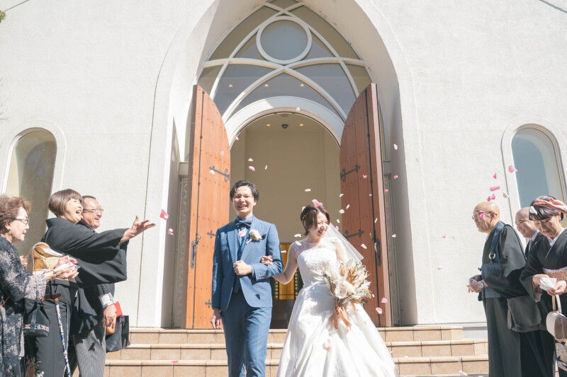 花びらに包まれた祝福の時間