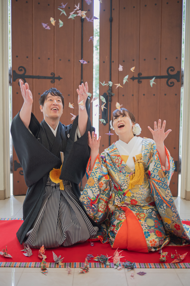 折り鶴が舞う祝福の時間