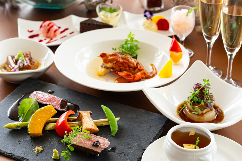 目でも舌でも愉しめる「会話が弾む一皿」を