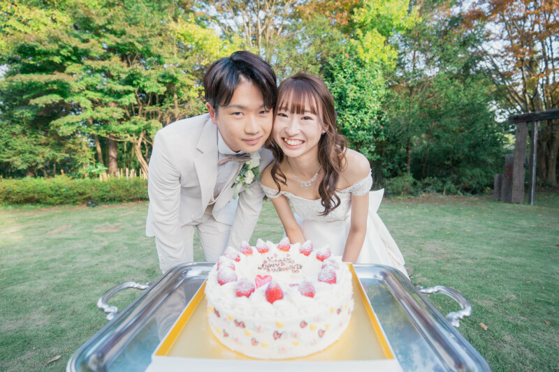 フォトウエディングでケーキ入刀?!♡